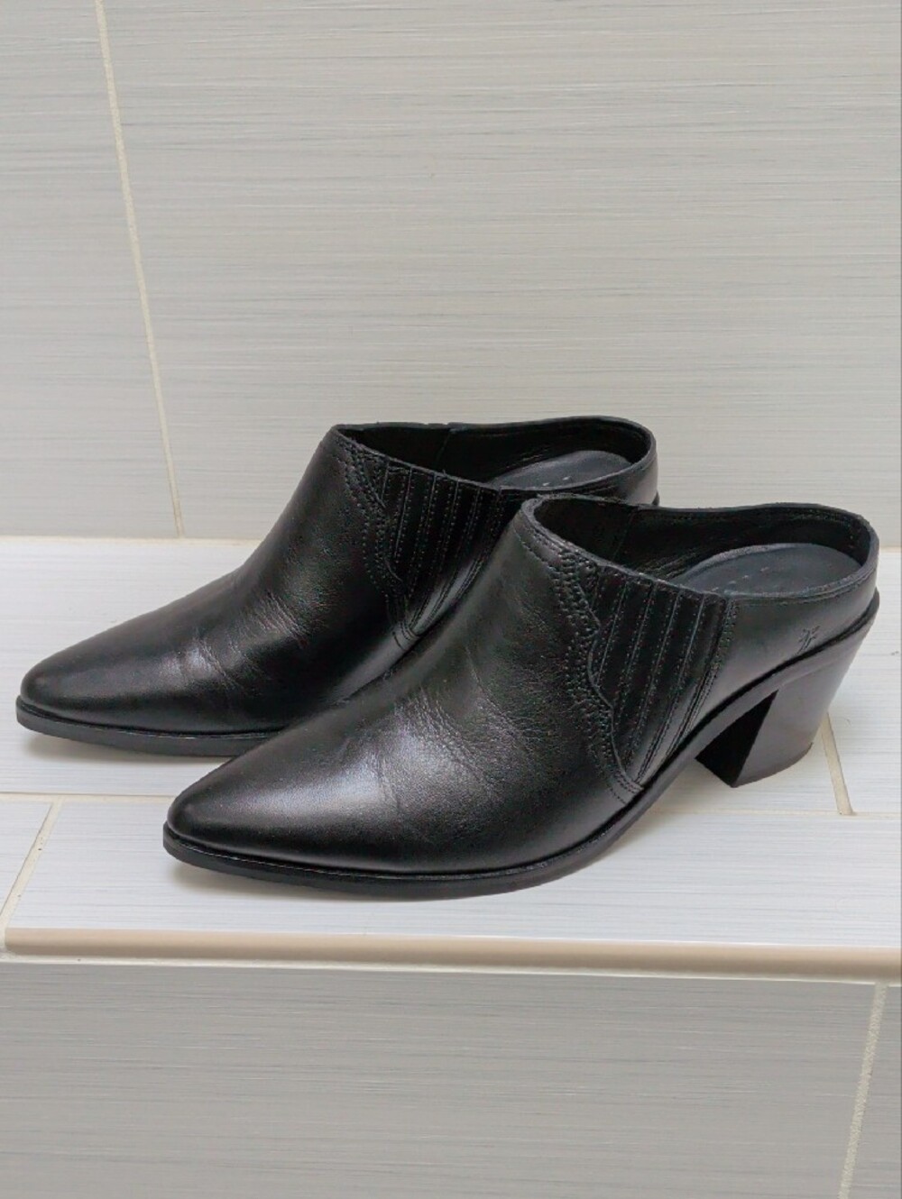 Frye Sara Black Leather Western Pointed-Toe Mule Boots